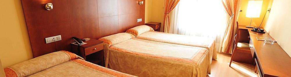 Hotel Jaques Хака Екстер'єр фото