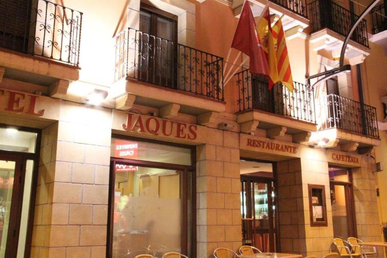 Hotel Jaques Хака Екстер'єр фото