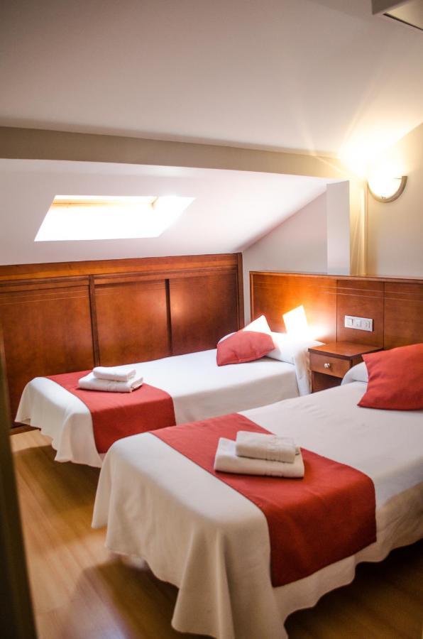 Hotel Jaques Хака Екстер'єр фото
