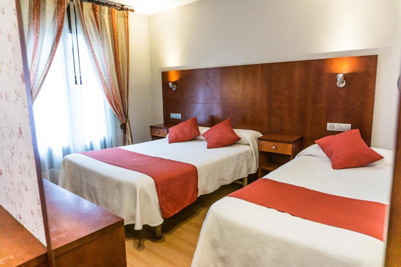 Hotel Jaques Хака Екстер'єр фото