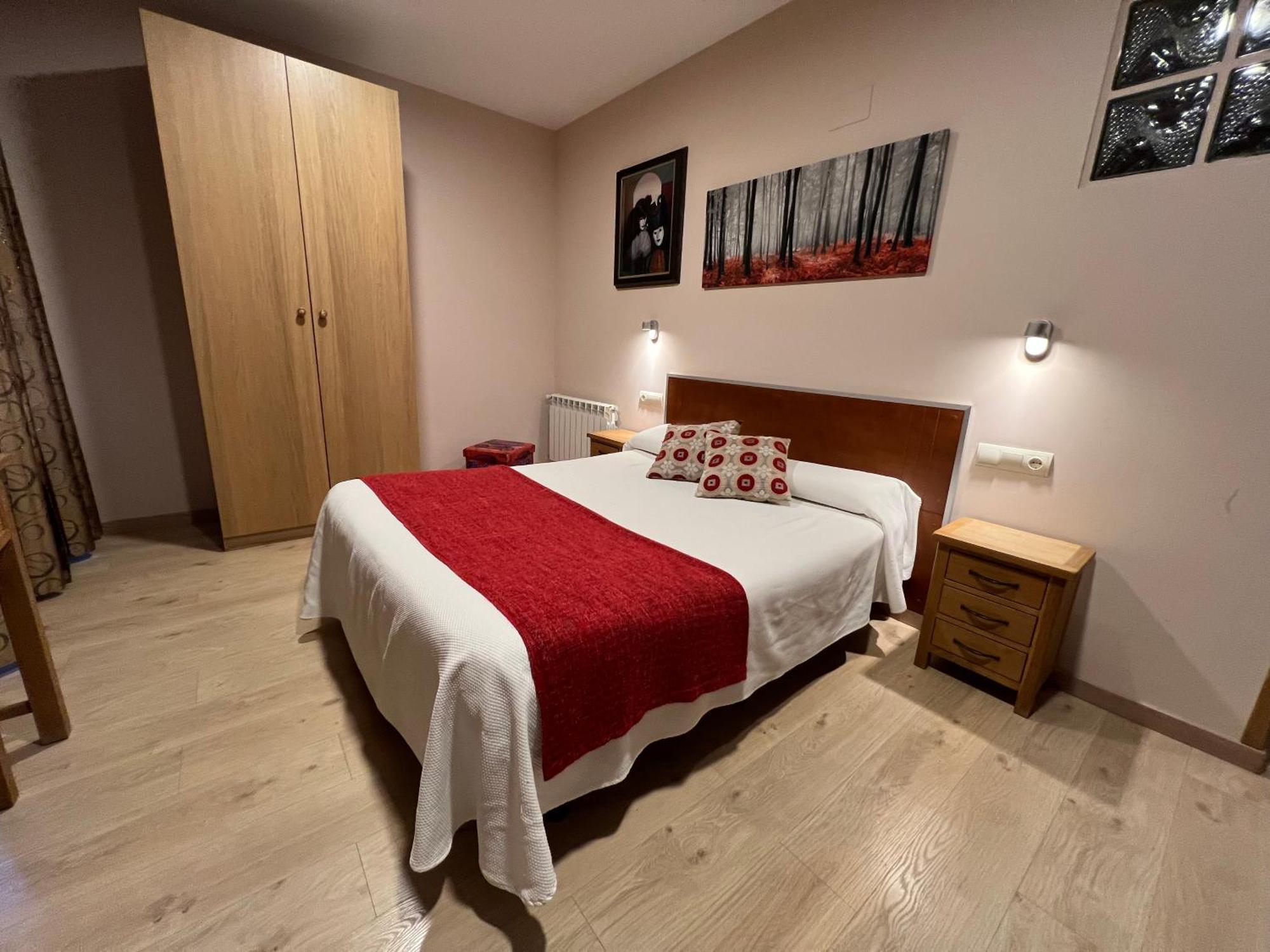 Hotel Jaques Хака Екстер'єр фото